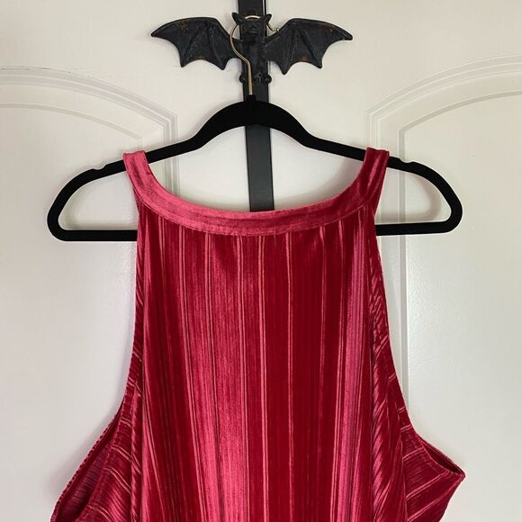 Torrid Red Velvet Pleated Goddess Top, Flowing Flattering, Soft, Stretch size 5X - Picture 7 of 12